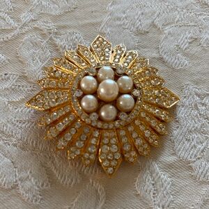 Antique Gold and Pearl Sunburst Brooch - Elegant Women's Jewelry